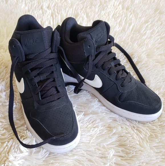nike black shoes high tops
